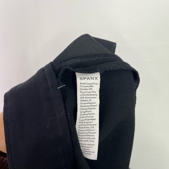 SPANX Black Polished High-Waist Pull On Classic Shorts Size Small - Picture 3 of 7